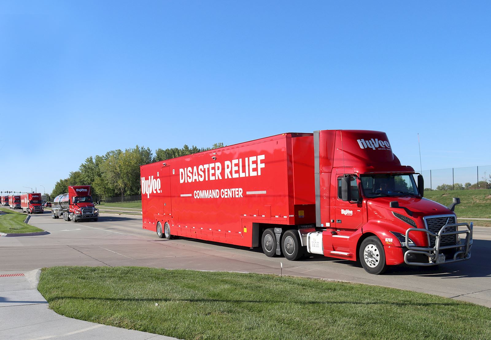 Hy-Vee Deploys Disaster Relief Fleet to Florida to Help Provide Up to 1M Meals to Emergency Responders & Residents