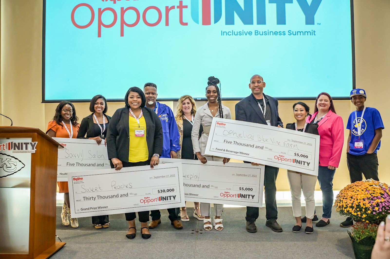 Hy-Vee Awards $50,000 in Grants to Minority- and Women-Owned Businesses in Kansas City